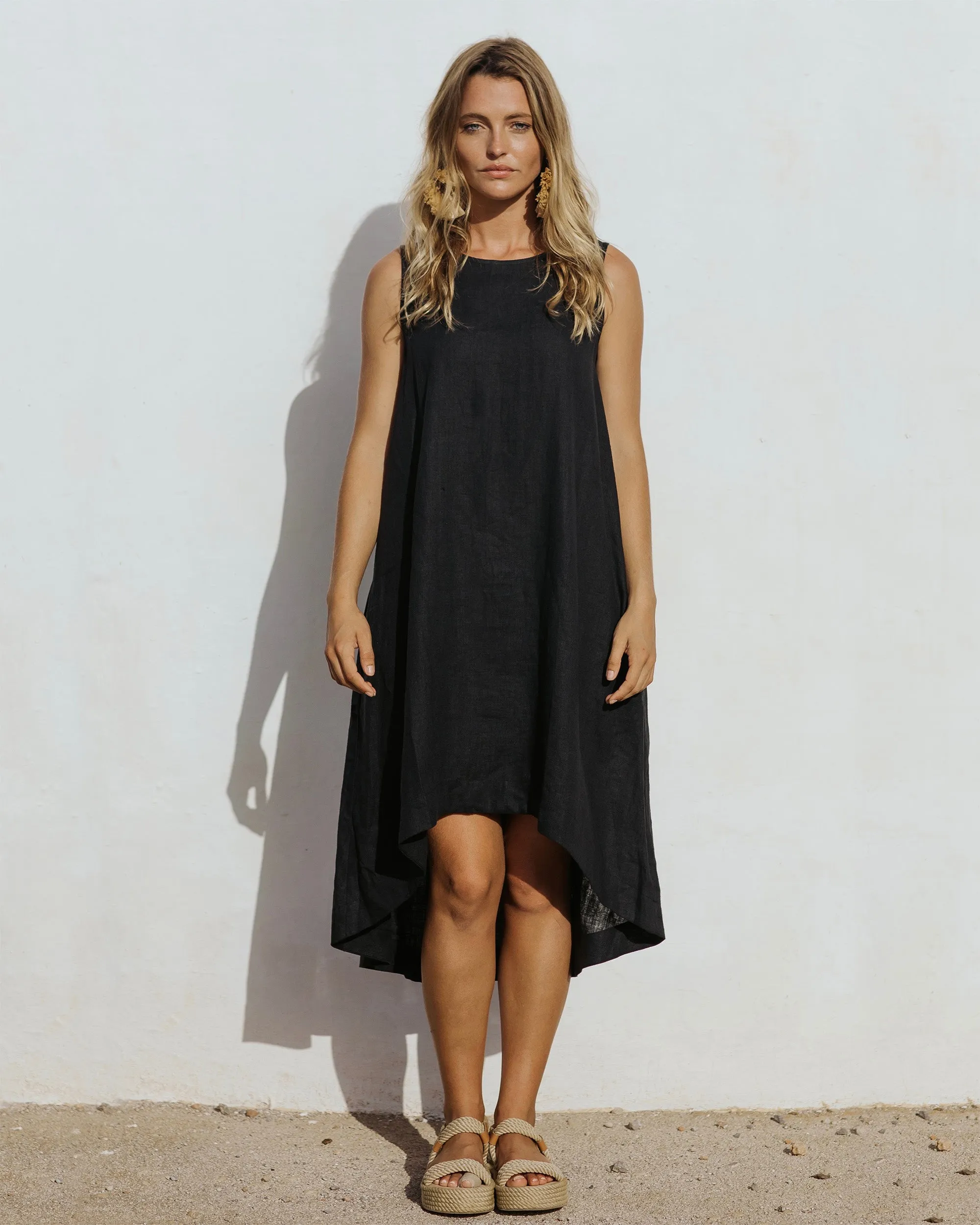 Royal TOSCANA linen dress in Black