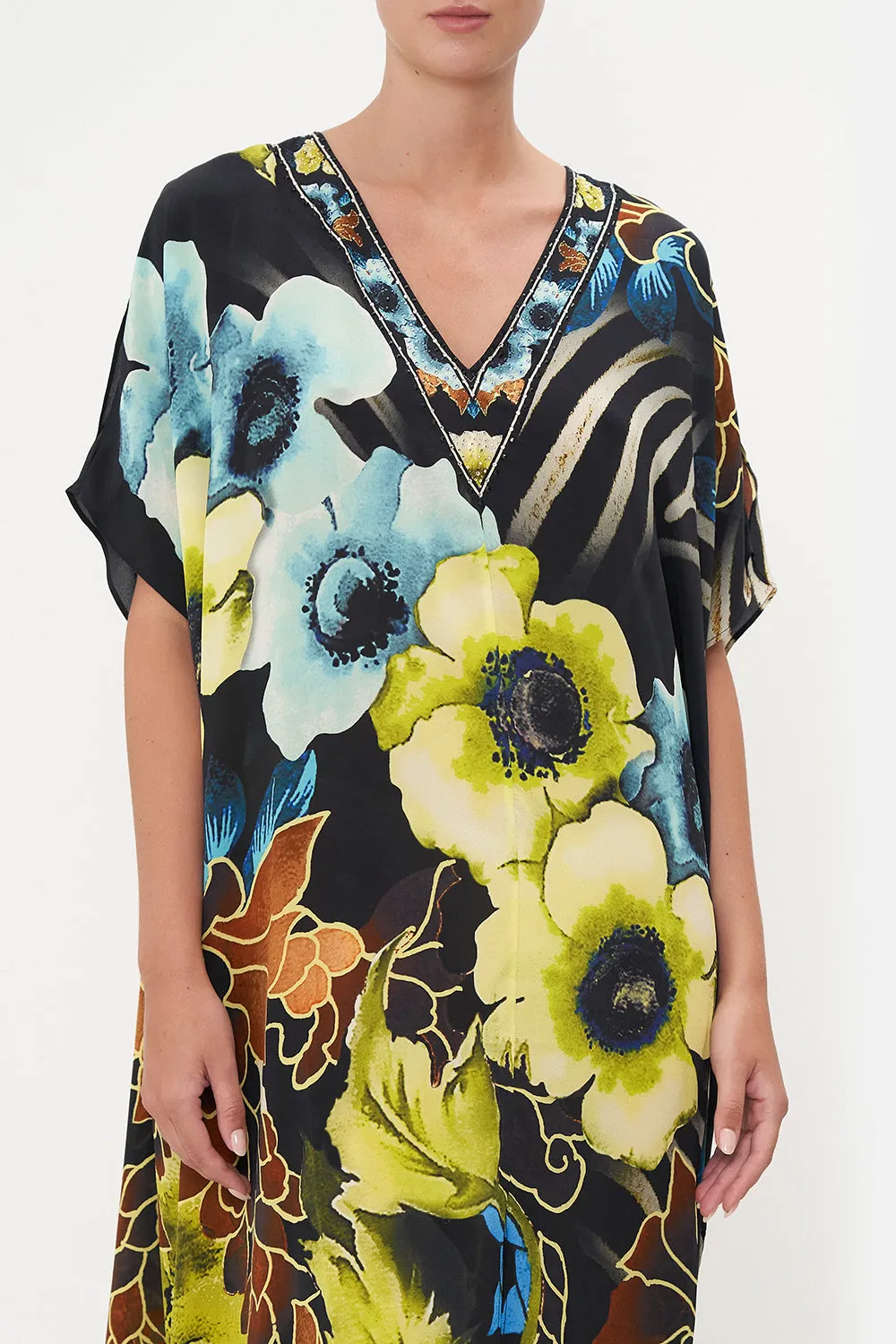 SLIM FIT KAFTAN WITH SPLIT POPPY DIVINE